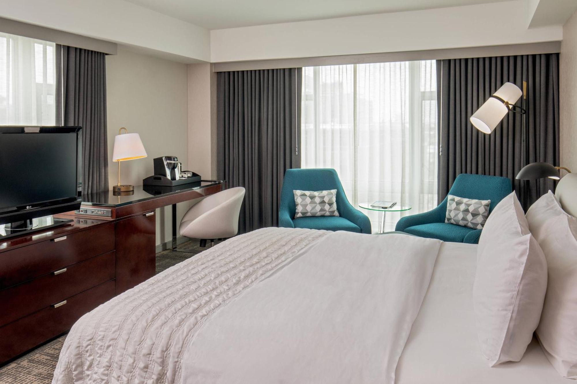 Le Meridien Boston Hotel