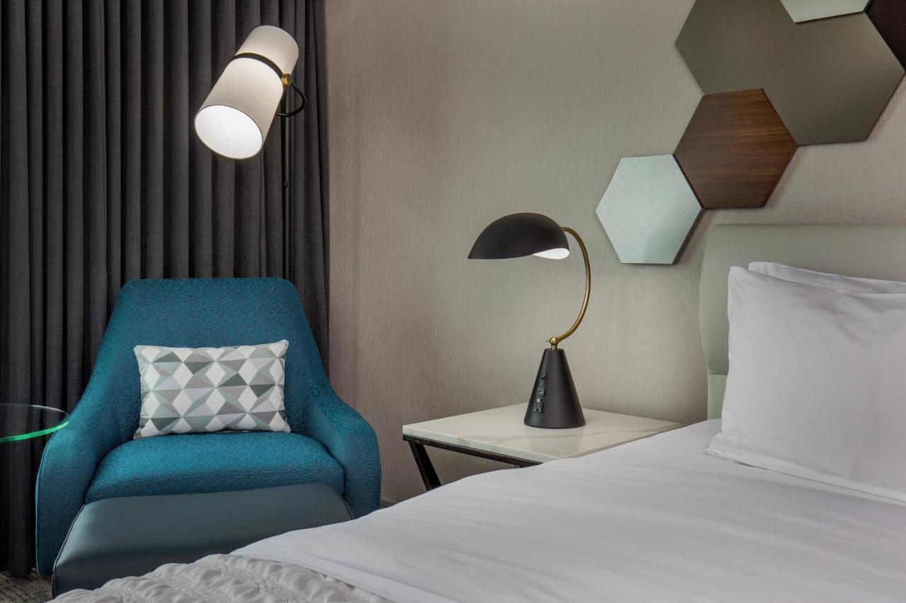 Le Meridien Boston Hotel